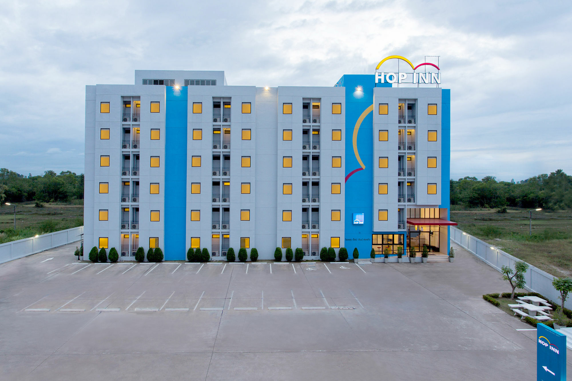 Hop Inn Чантабури Экстерьер фото